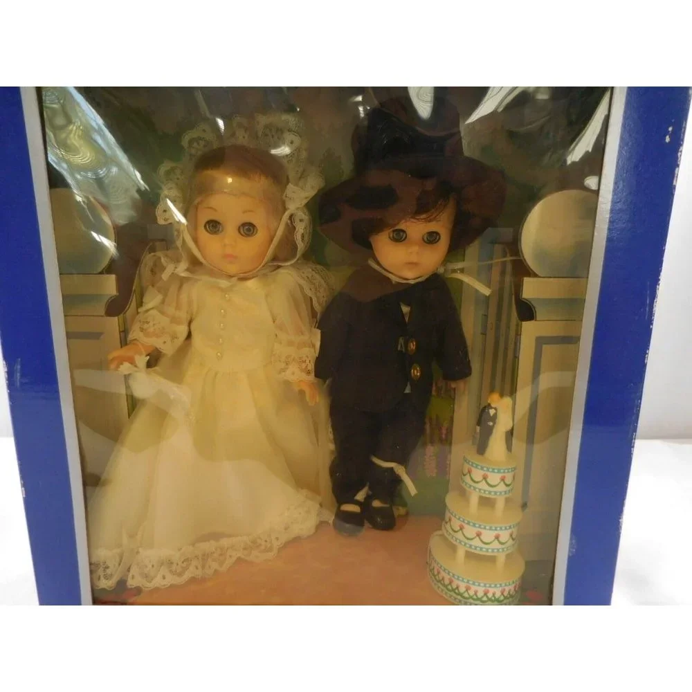 Vogue Ginny Dolls Bride and‎ Groom Set 8